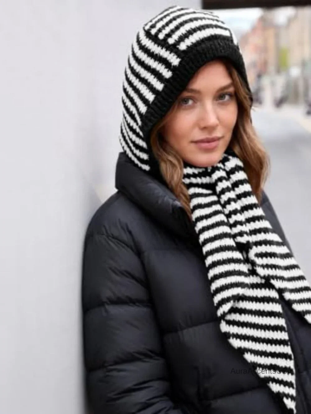 Women's Striped Hooded Scarf Knit Hat Chunky Winter Neck Warmer